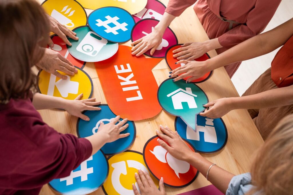 Social Sharing Buttons